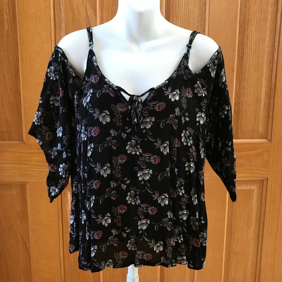 Hollister Tops - Hollister Cold Shoulder Floral Blouse
